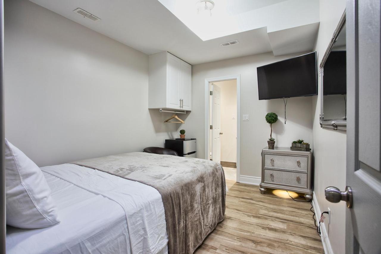 Toronto Rooms And Suites Eksteriør billede
